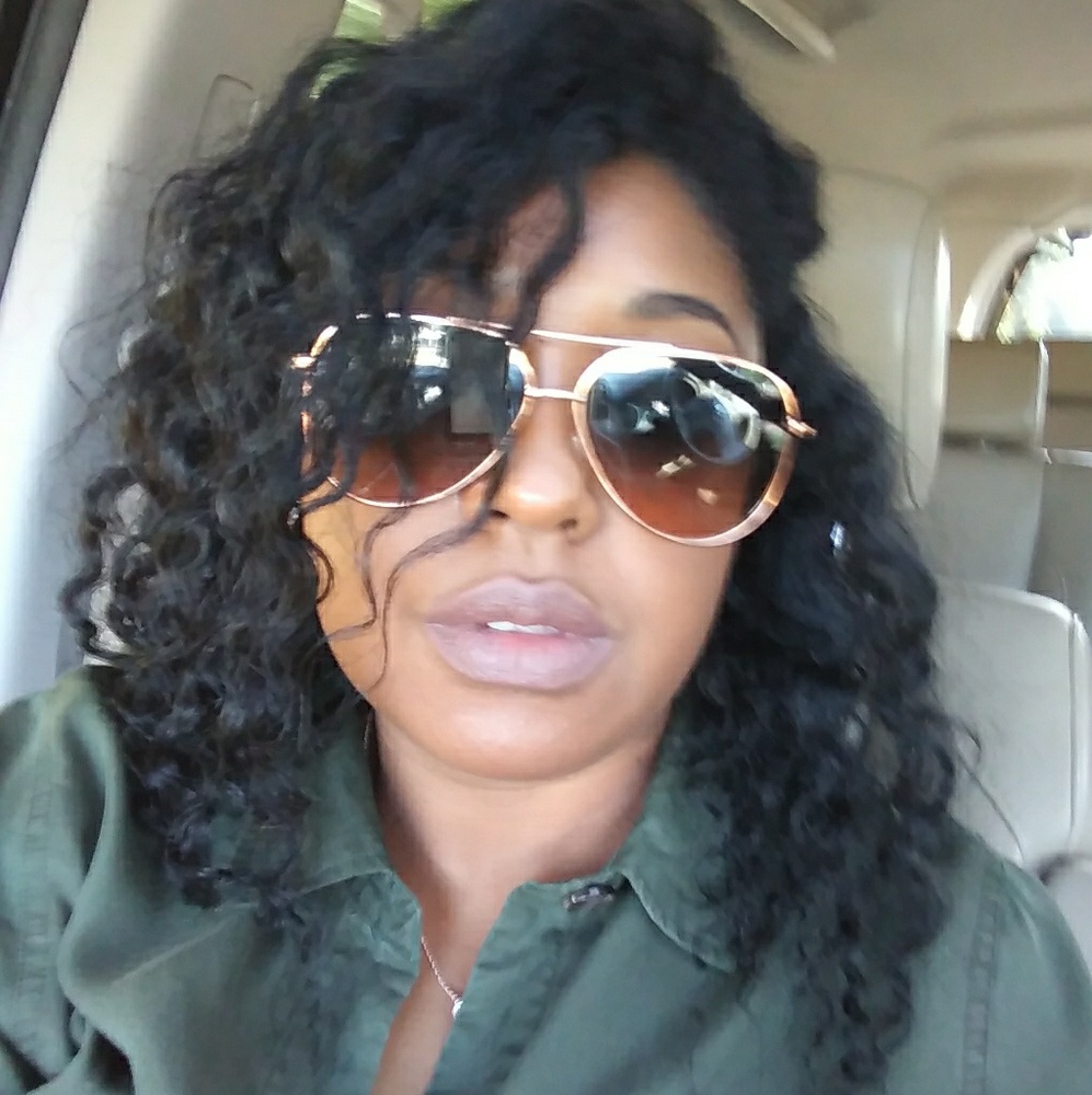 Meet your Posher, Jamila